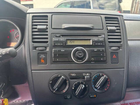 2011 Nissan Versa 1.8 S