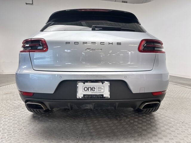 2017 Porsche Macan