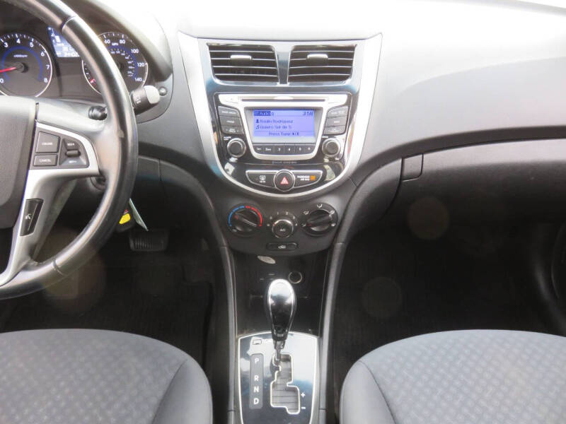 2014 Hyundai Accent SE