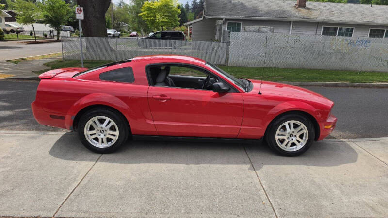 2007 Ford Mustang V6 Deluxe