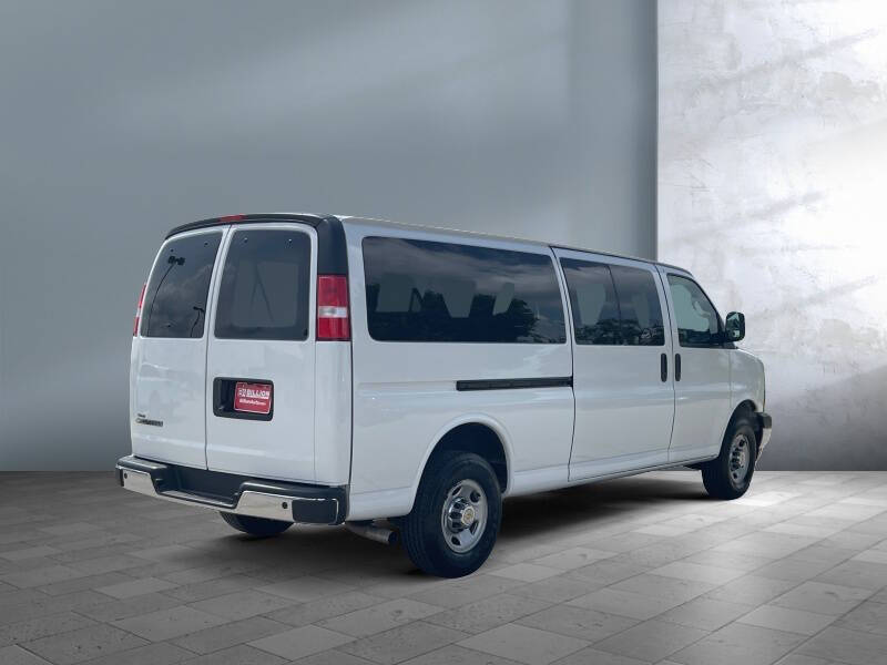 2024 Chevrolet Express LT 3500