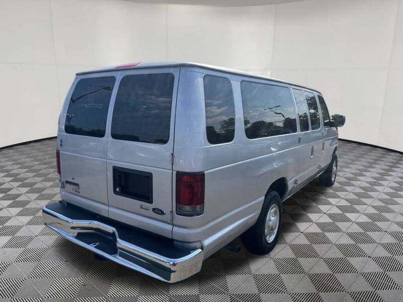 2012 Ford E-Series E-350 SD XLT
