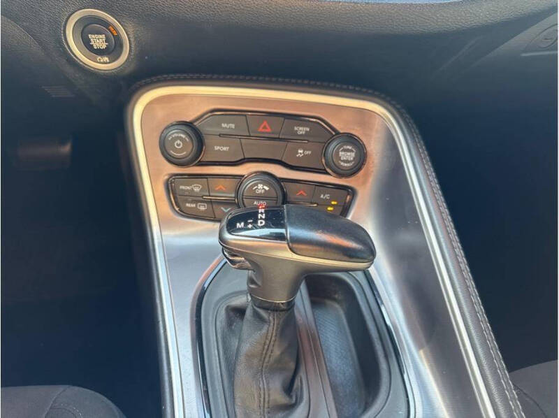 2019 Dodge Challenger SXT