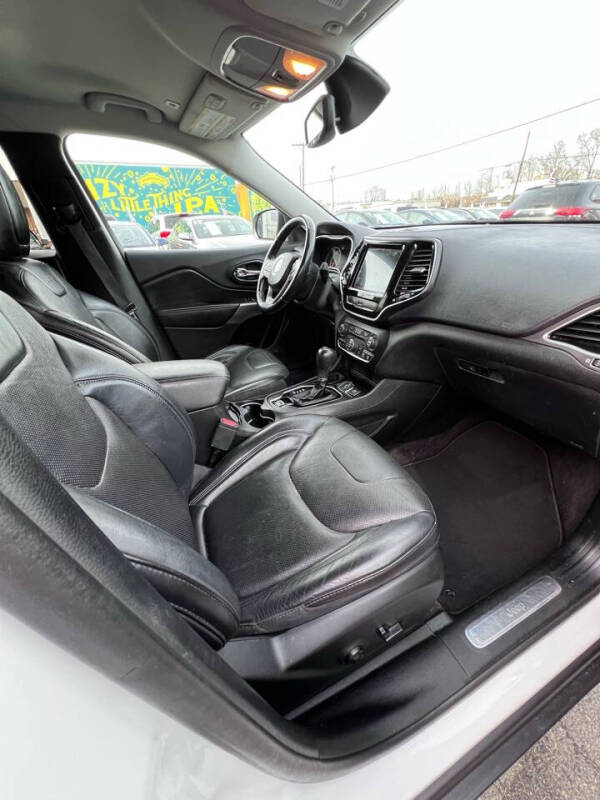 2019 Jeep Cherokee Limited photo 21