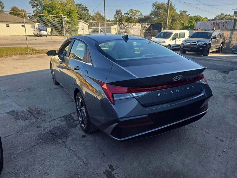 2025 Hyundai Elantra SEL Convenience