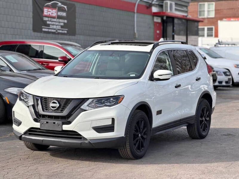 2017 Nissan Rogue SV's photo