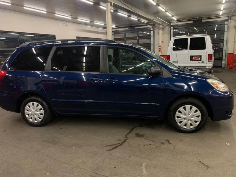 2004 Toyota Sienna