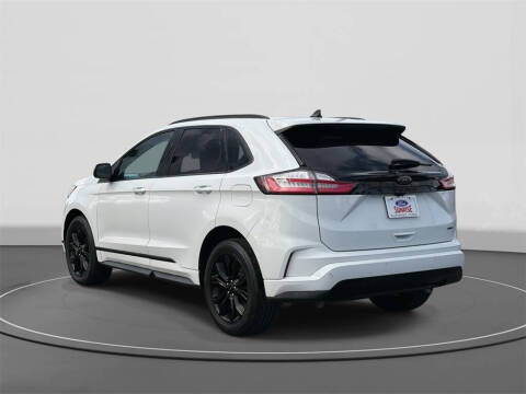 2022 Ford Edge SE