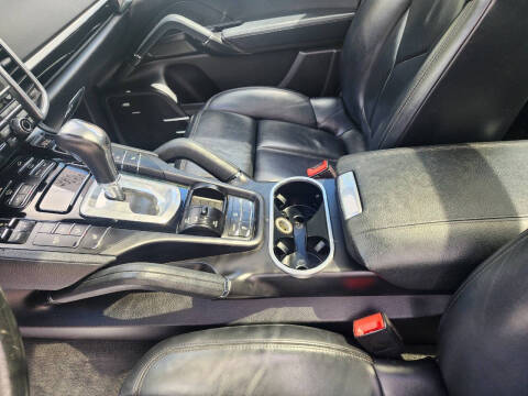 2014 Porsche Cayenne Platinum