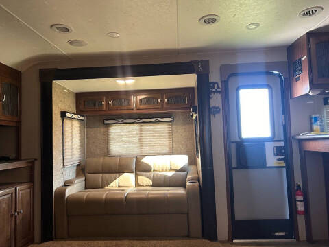 2017 Coachmen RV Freedom Express Liberty Editio
