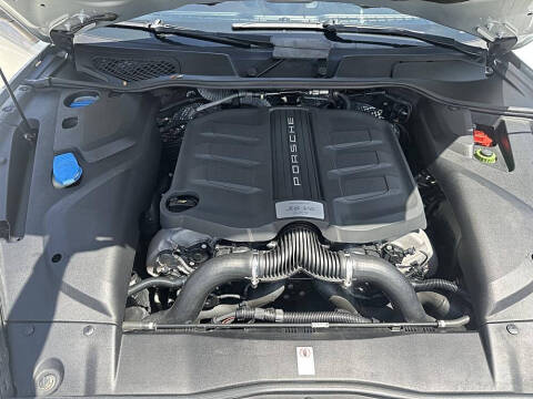 2016 Porsche Cayenne GTS