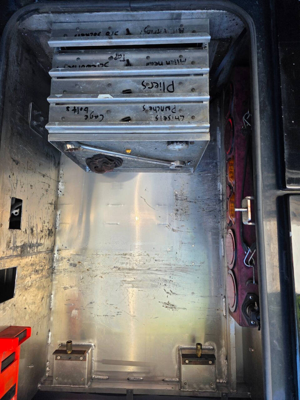 2014 Peterbilt 388 19