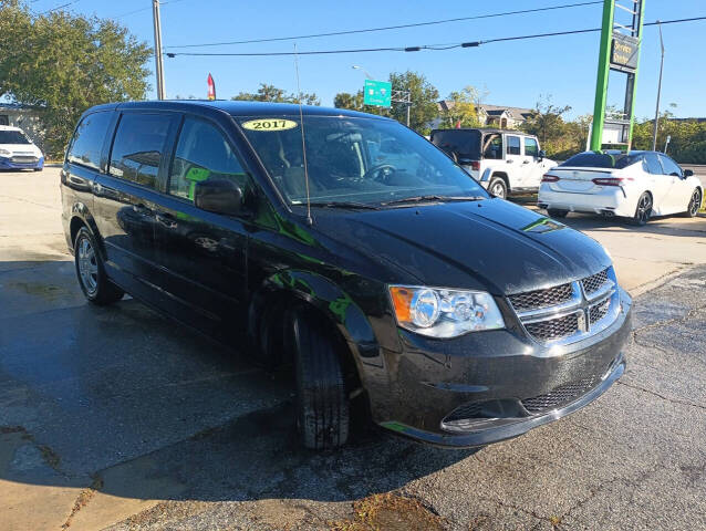 2017 Dodge Grand Caravan for sale at Auto Outlet Of Manatee in Palmetto, FL