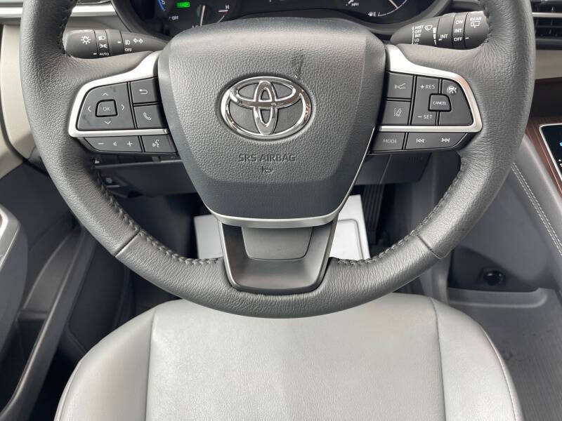 2024 Toyota Sienna XLE 7-Passenger