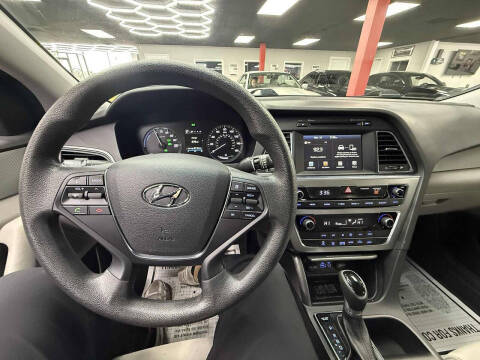 2017 Hyundai Sonata Hybrid SE