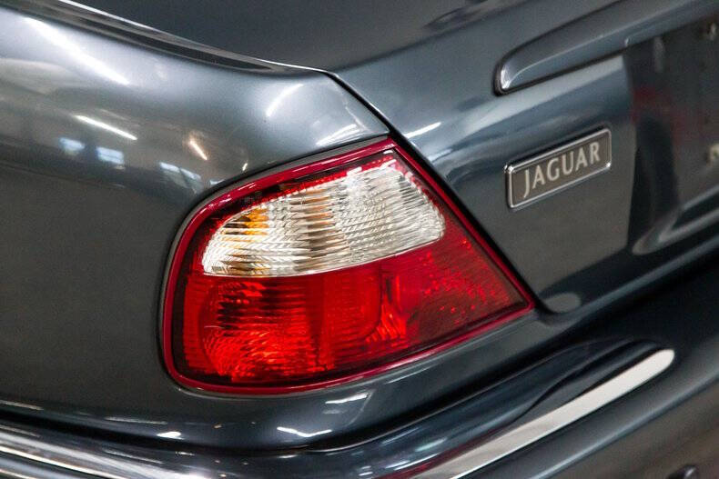 2001 Jaguar XJR