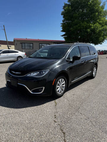 2017 Chrysler Pacifica Touring Plus