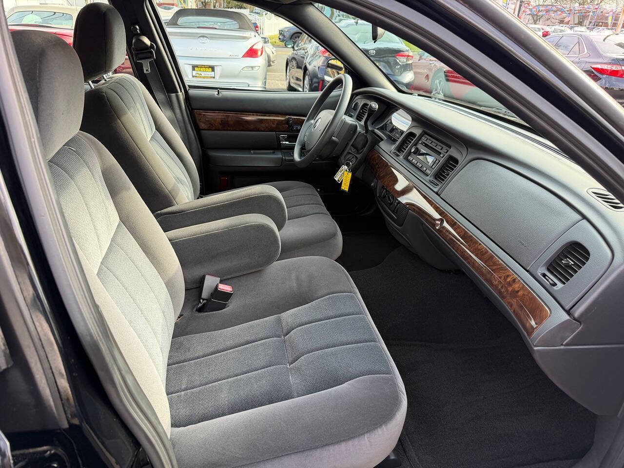 2008 Mercury Grand Marquis 16