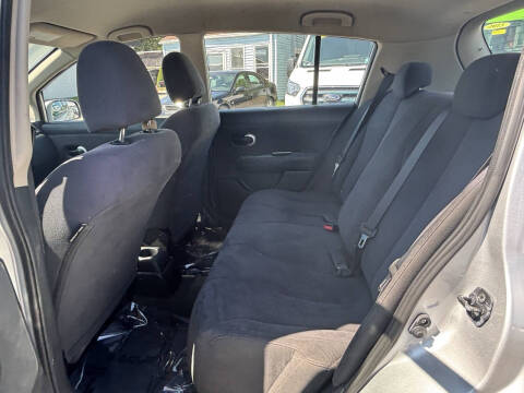 2009 Nissan Versa 1.8 S