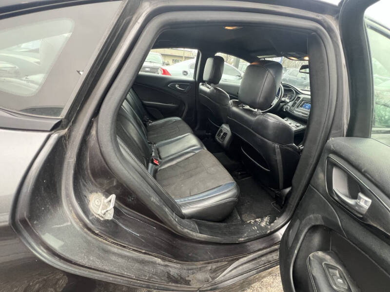 2015 Chrysler 200 Limited