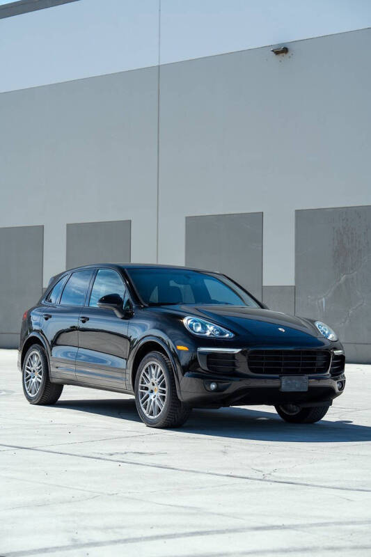 2017 Porsche Cayenne Platinum Edition