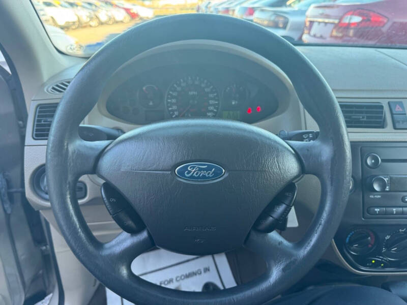 2007 Ford Focus ZX4 S