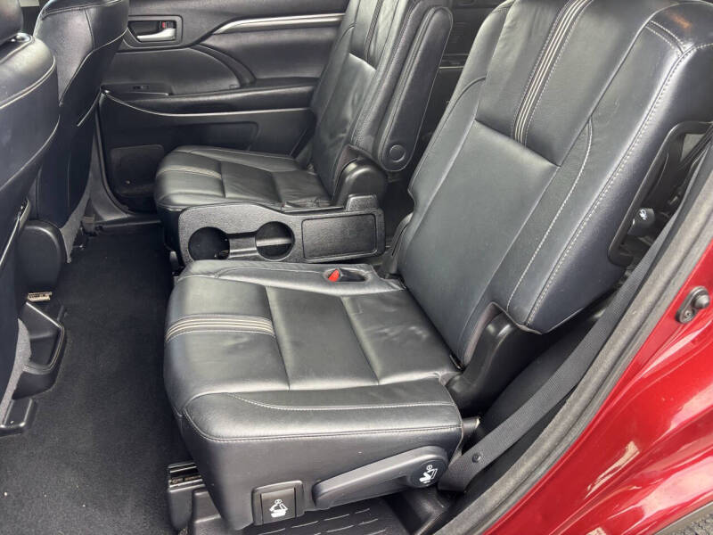 2017 Toyota Highlander SE