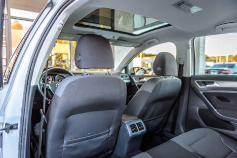 2016 Volkswagen Golf TSI S