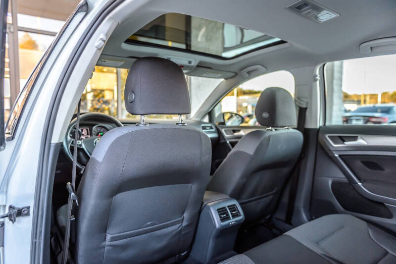 2016 Volkswagen Golf TSI S