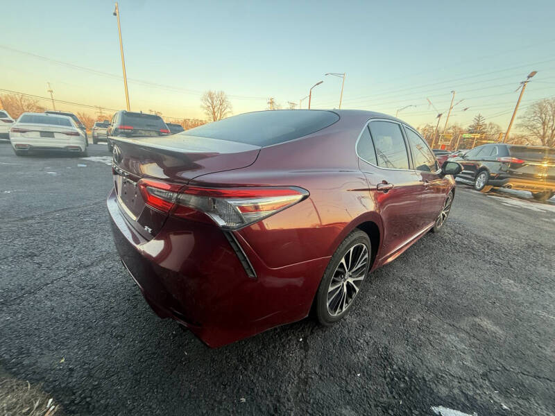 2018 Toyota Camry SE
