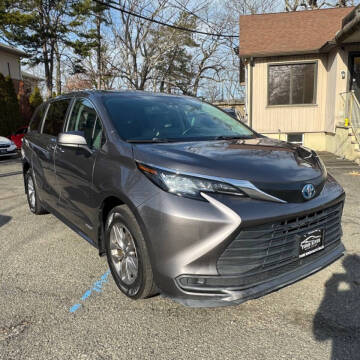 2021 Toyota Sienna LE 8-Passenger