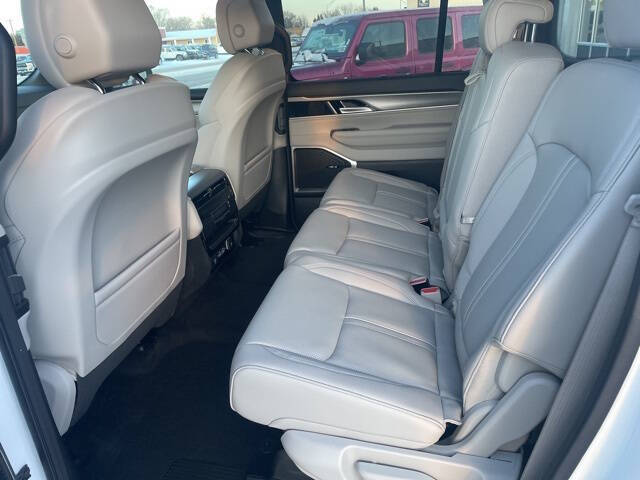 2025 Jeep Wagoneer L