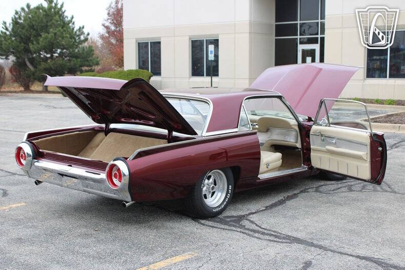 1962 Ford Thunderbird