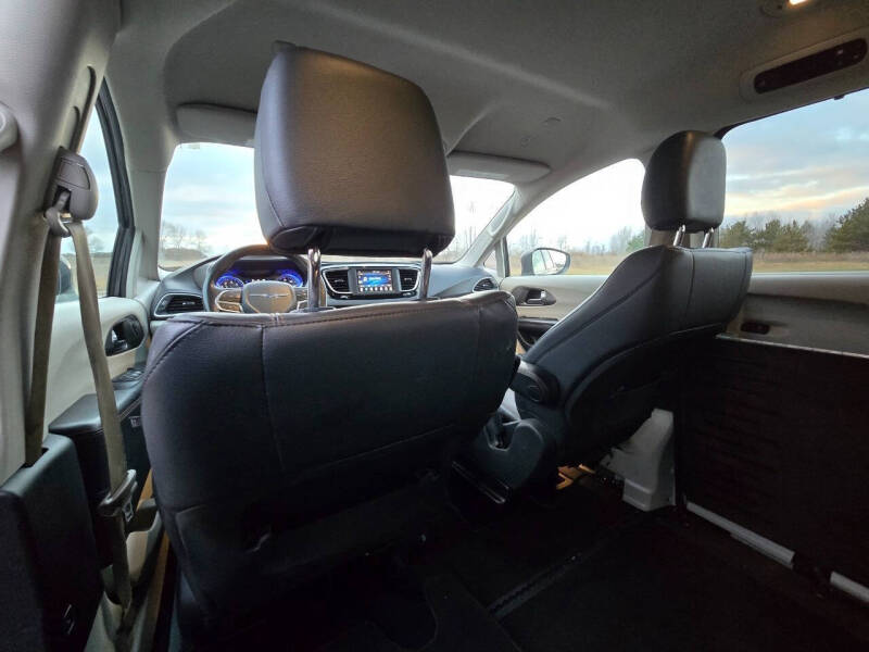 2020 Chrysler Pacifica Touring L