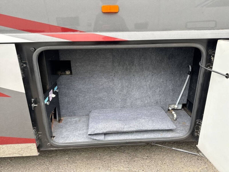 2015 Freightliner XCL Chassis