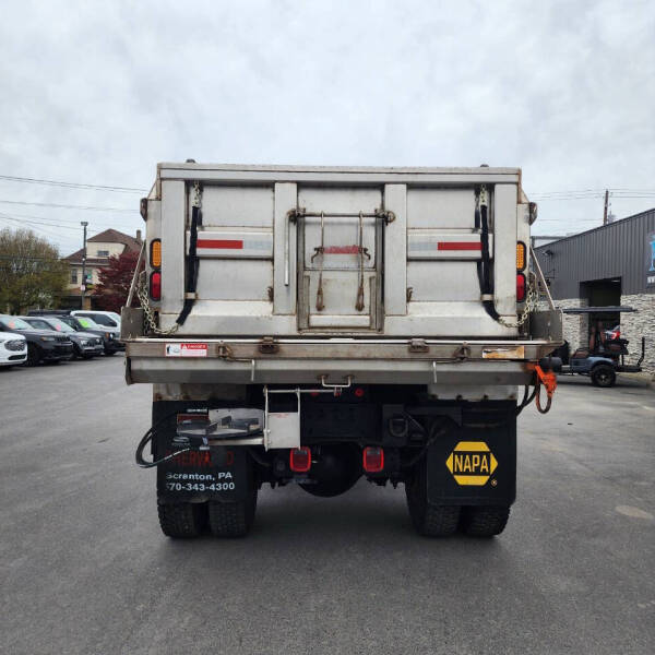 2014 Freightliner 108 SD
