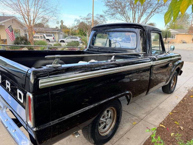 1965 Ford F-100