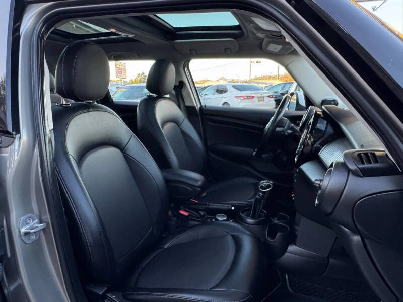 2017 MINI Hardtop 4 Door Cooper