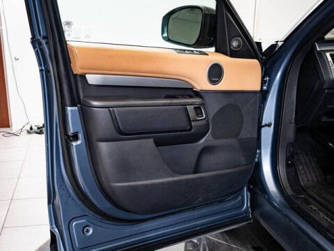 2023 Land Rover Discovery P300 S R-Dynamic