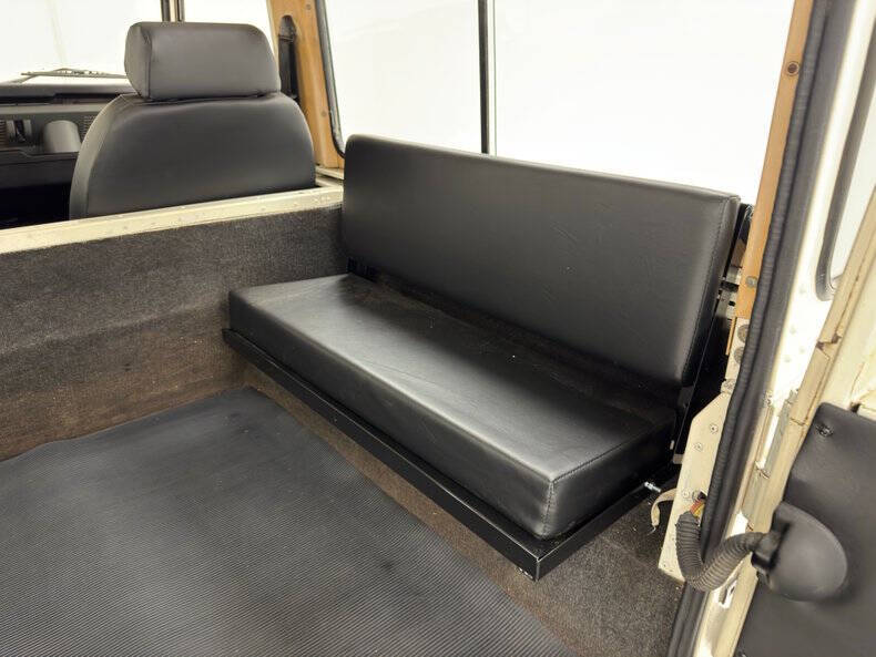 1987 Land Rover Defender