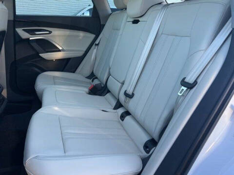 2025 Audi Q5 quattro Premium TFSI