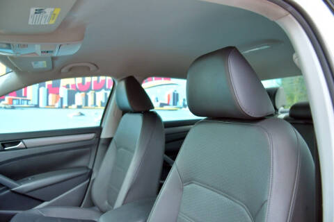 2014 Volkswagen Passat 1.8T SE