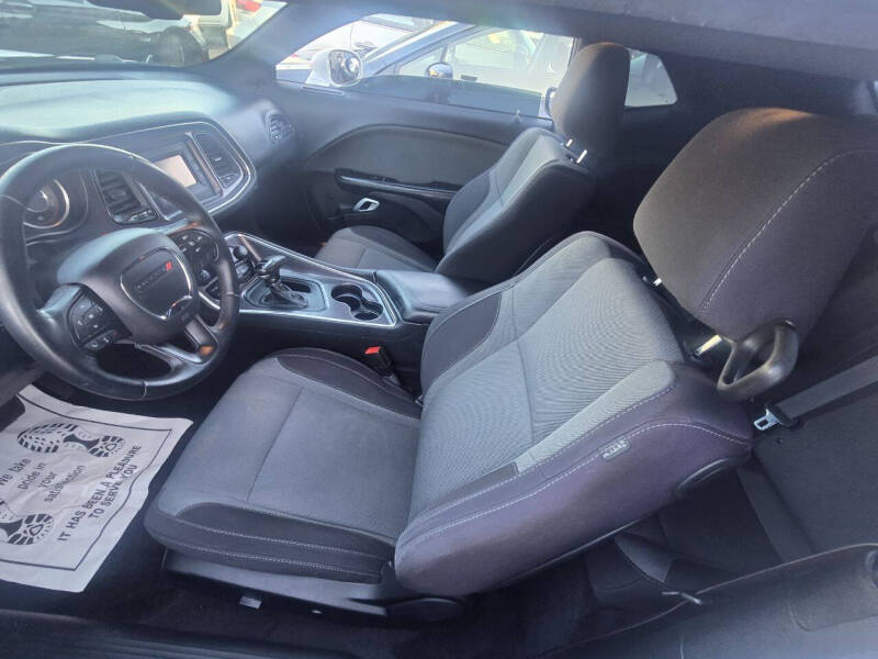 2015 Dodge Challenger SXT