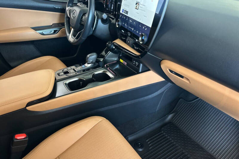 2024 Lexus NX 350h Premium
