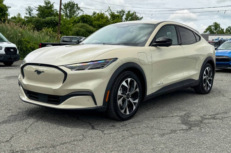 2025 Ford Mustang Mach-E Select