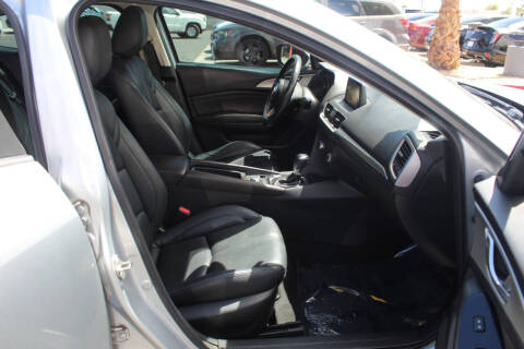 2018 Mazda MAZDA3 Touring