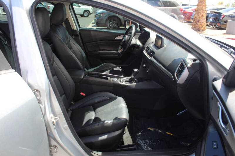 2018 Mazda MAZDA3 Touring