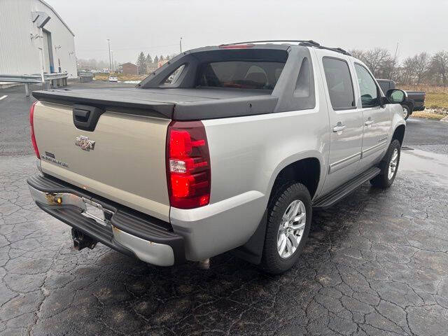 2011 Chevrolet Avalanche LS
