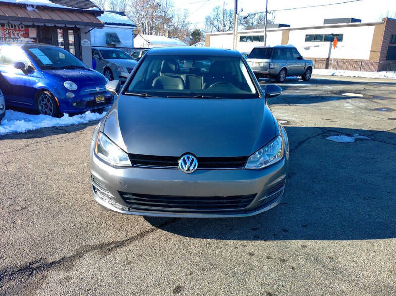 2015 Volkswagen Golf TSI Launch Edition