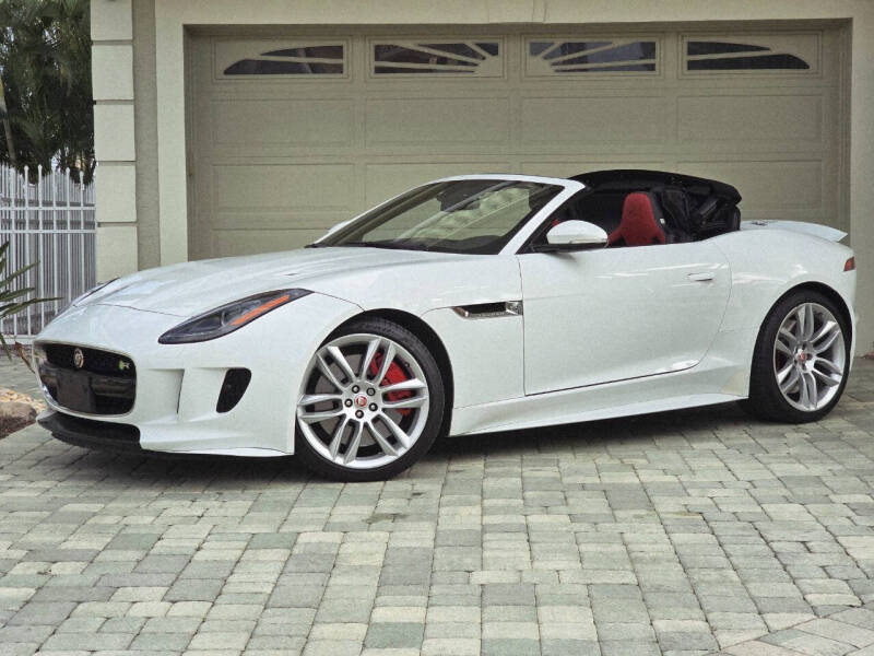2016 Jaguar F-TYPE R